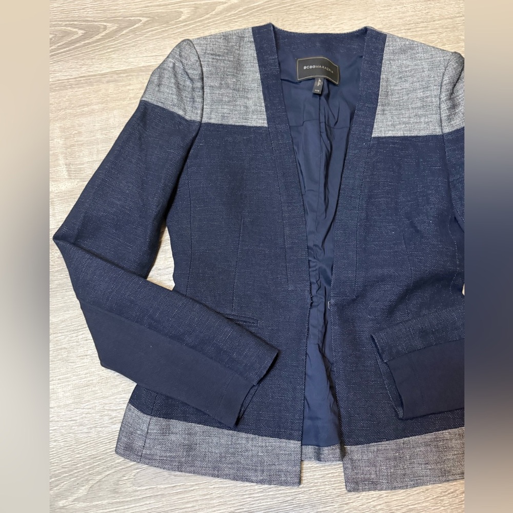 •BCBGMAXAZRIA• BLAZER - Picture 3 of 5